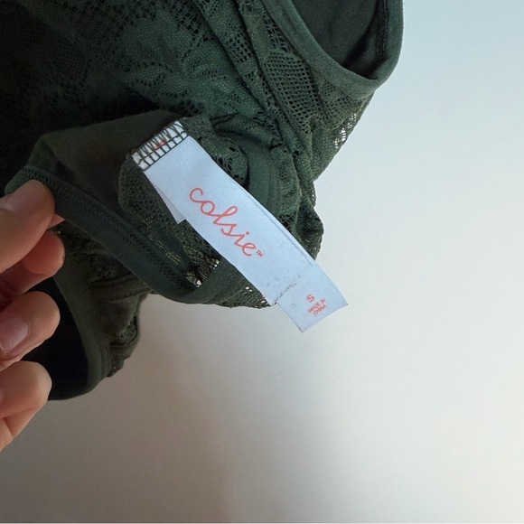 Colsie Lace Top - Picture 3 of 4